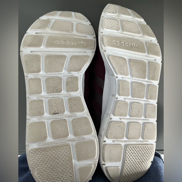 Adidas Training Shoe - size 7.5 - Picture 7 of 7